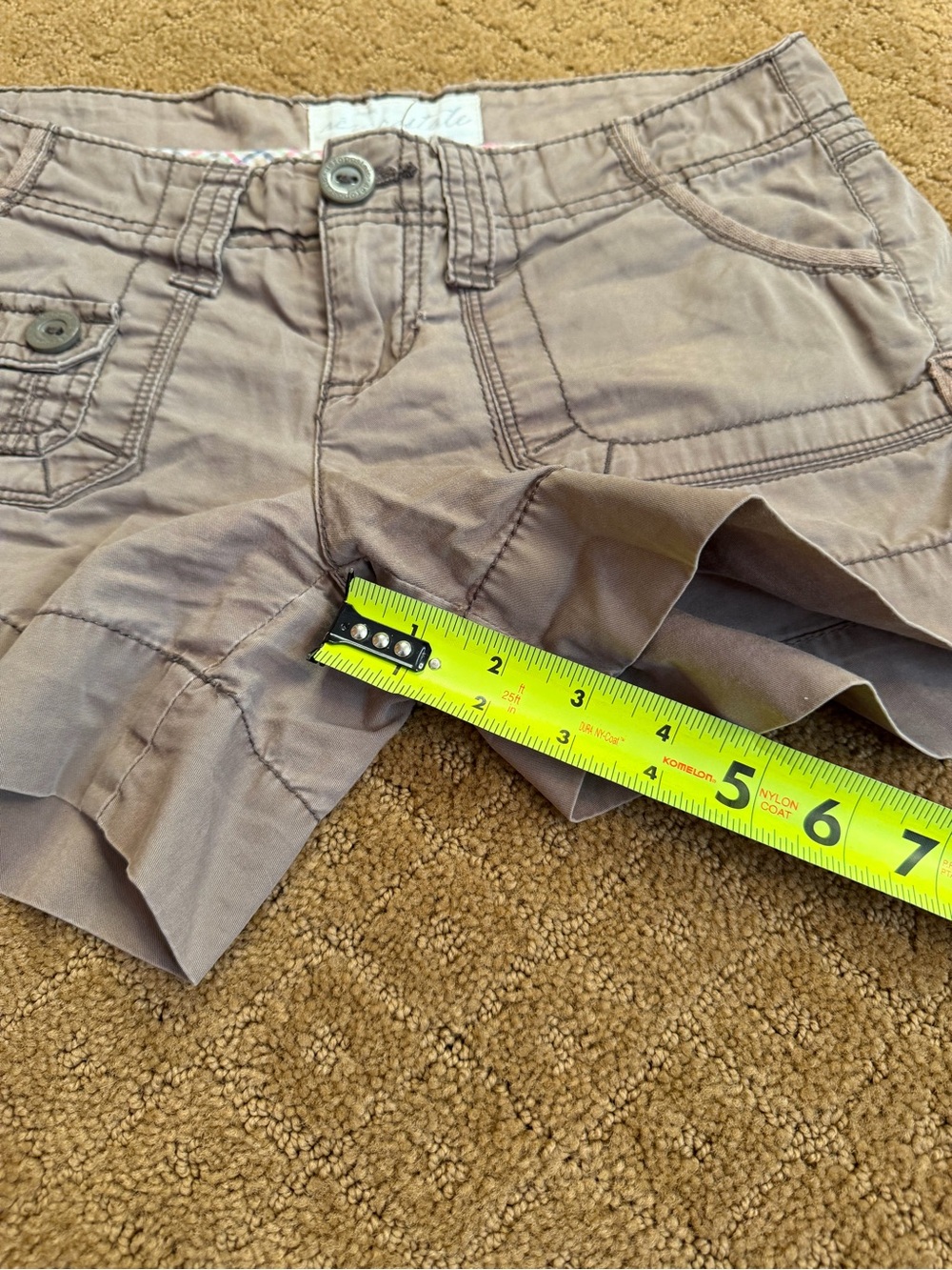 Vintage Aéropostale Beige Cargo Shorts Low Rise Women’s 1/2 Y2K - Picture 4 of 8